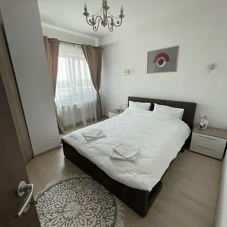 Apartament East View By *